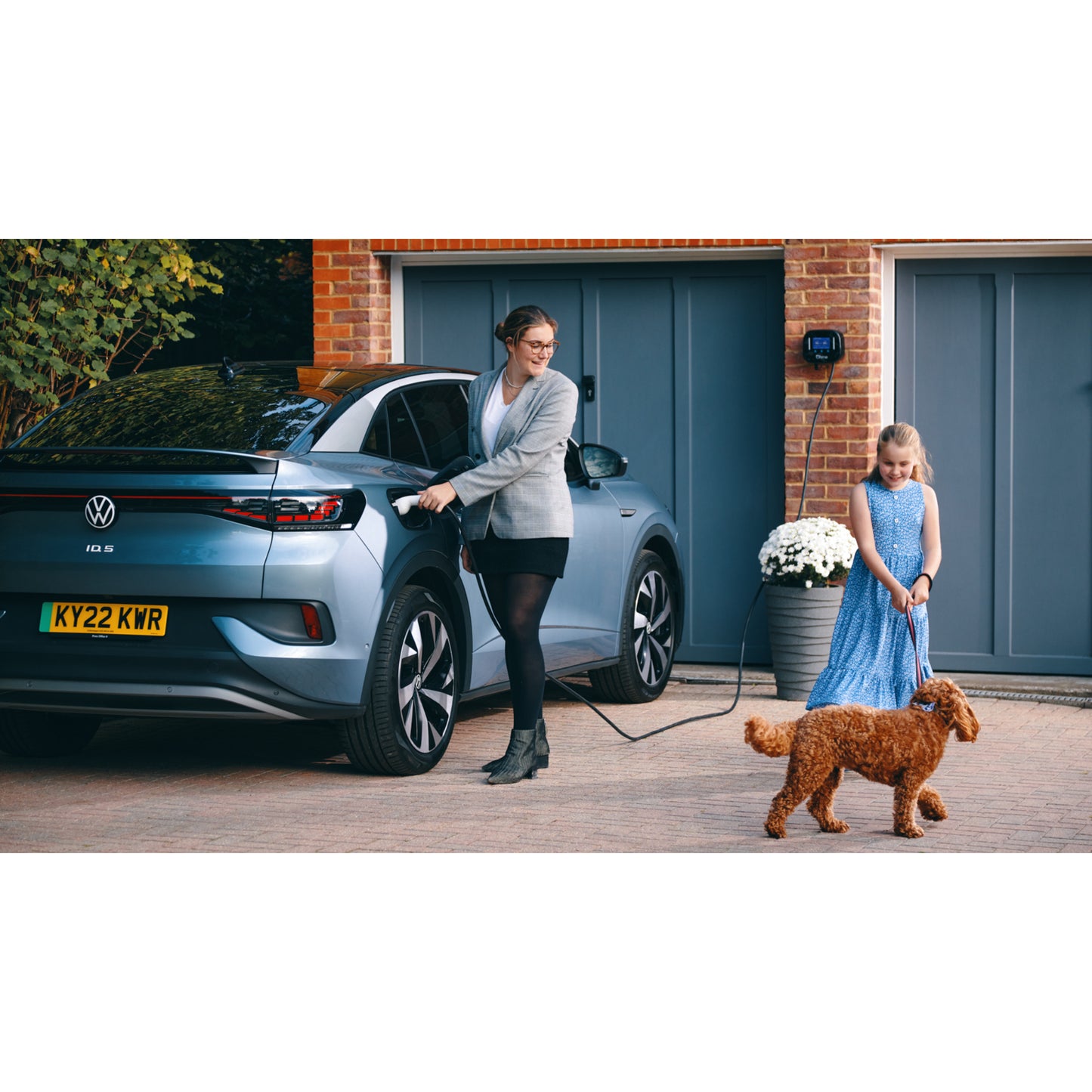 Ohme Home Pro 7.4kW EV Charger lifestyle 1